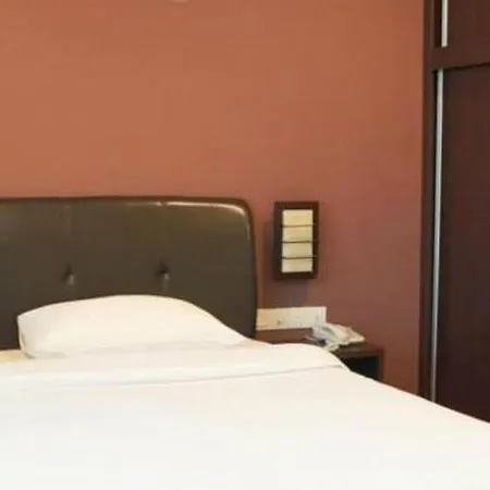 Capital O Rail Hotel Kluang Exterior photo