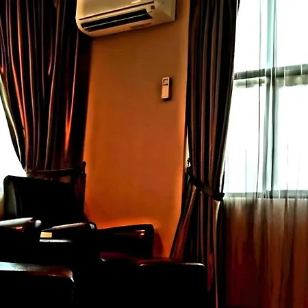 Capital O Rail Hotel Kluang Exterior photo