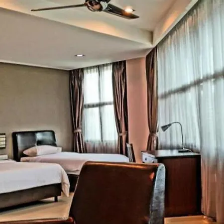 Capital O Rail Hotel Kluang Exterior photo